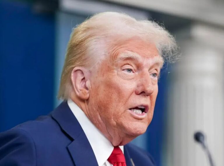 Trump culpa del accidente en Washington a controladores aéreos