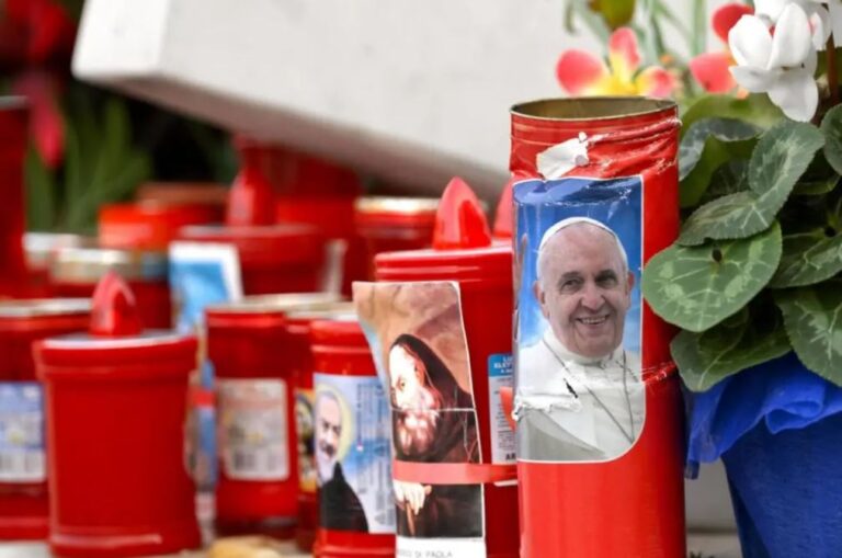 La salud del papa Francisco: incertidumbre y especulaciones sobre el futuro en Roma La salud del papa Francisco: incertidumbre y especulaciones sobre el futuro en Roma