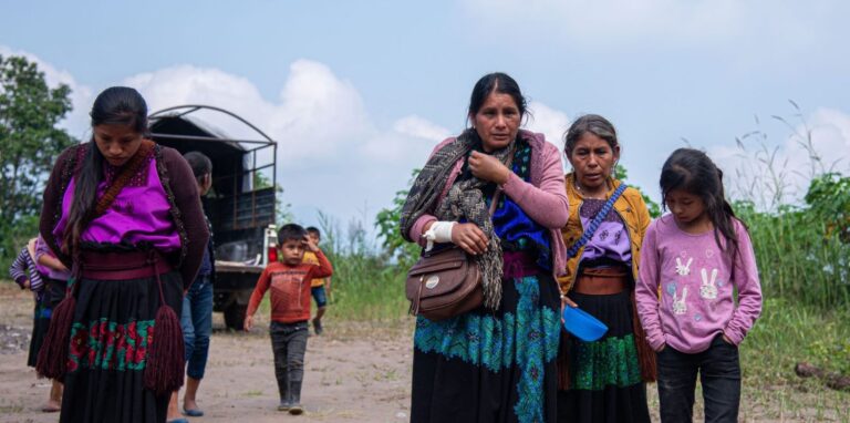 Regresan 84 familias a Chiapas tras ser desplazadas por la violencia Regresan 84 familias a Chiapas tras ser desplazadas por la violencia