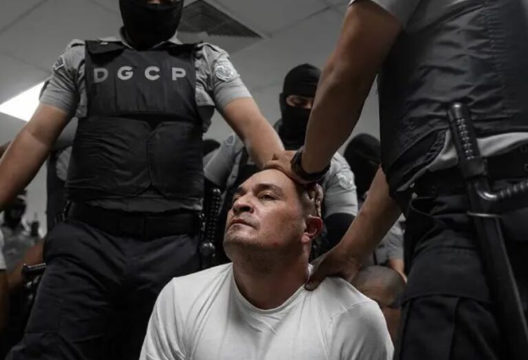 EU envía a El Salvador a 238 miembros del Tren de Aragua EU envía a El Salvador a 238 miembros del Tren de Aragua