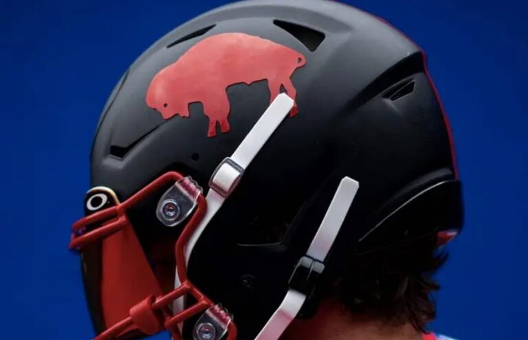 En 2025, siete cascos fueron oficialmente prohibidos en la NFL En 2025, siete cascos fueron oficialmente prohibidos en la NFL