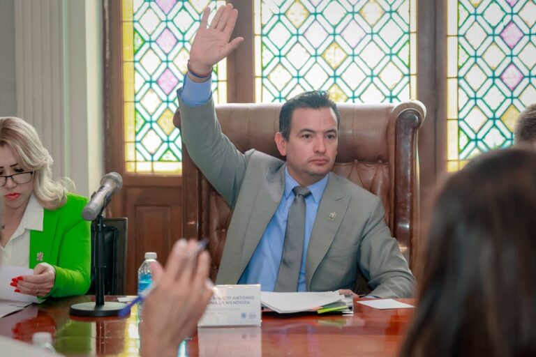 Presenta Alcalde iniciativa para incrementar sanciones por ganado suelto en la ciudad