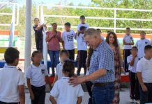 Entrega diputado apoyo de pintura para la Primaria Fray Pedro de Gante